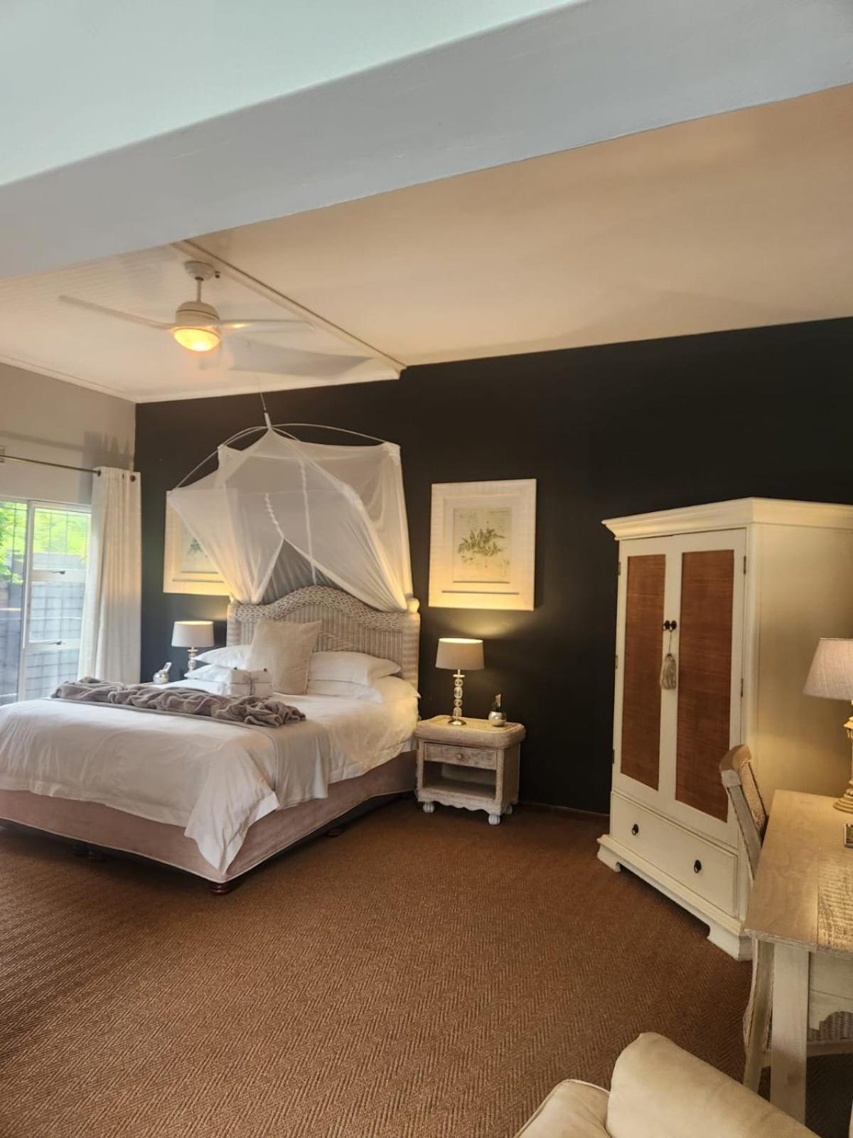 Hillton Manor Guest House Richards Bay Exterior photo
