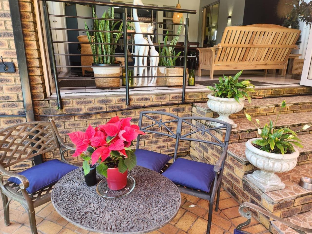 Hillton Manor Guest House Richards Bay Exterior photo